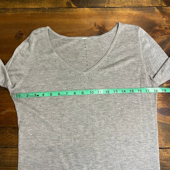 Lululemon Yin Time Long Sleeve Light Sweater Heathered Grey Cashmere Women's 4 - Picture 10 of 10